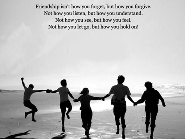 कोई हमारी तरह निभाए तो बताना...