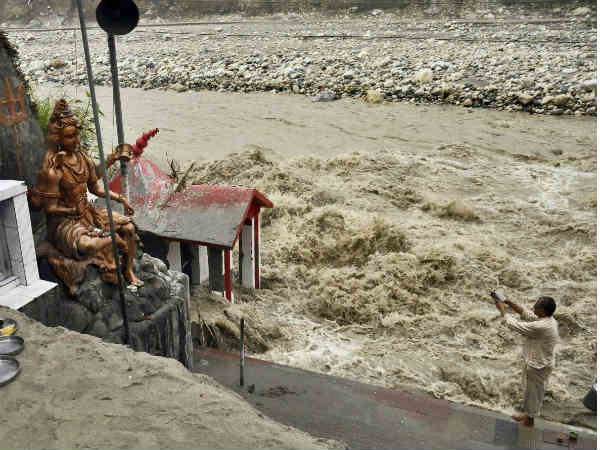 चमोली में फटा बादल चमोली में फटा बादल