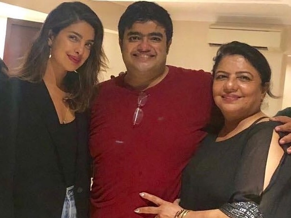 प्रियंका के सवाल पर भड़कीं उनकी मां