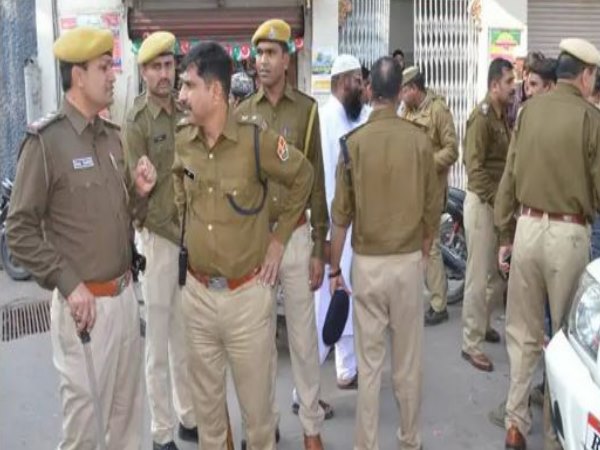 राजस्थान में उड़ रहे हैं पाकिस्तान, आई लव नाम से गुब्बारे राजस्थान में उड़ रहे हैं पाकिस्तान, आई लव नाम से गुब्बारे