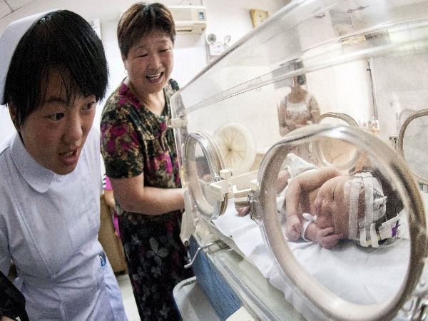 'जन्म देना एक परिवार और राष्टीय मुद्दा है'