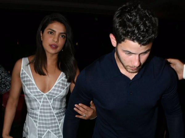 परिवार संग डिनर करने गए प्रियंका और निक