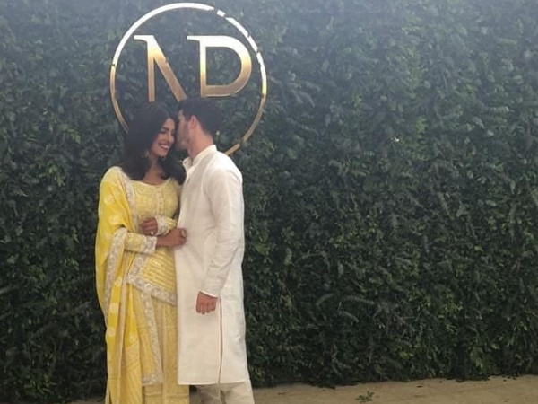 प्रियंका पर से नहीं उतरी सगाई की खुमारी