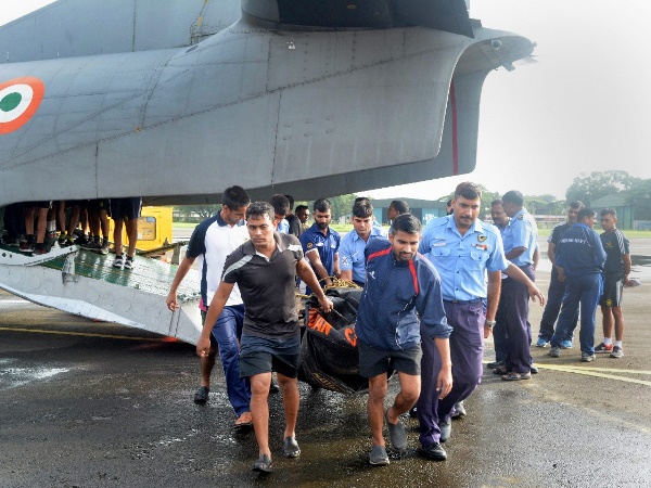 मुश्किल हालातों में लैंड किया हेलीकॉप्टर