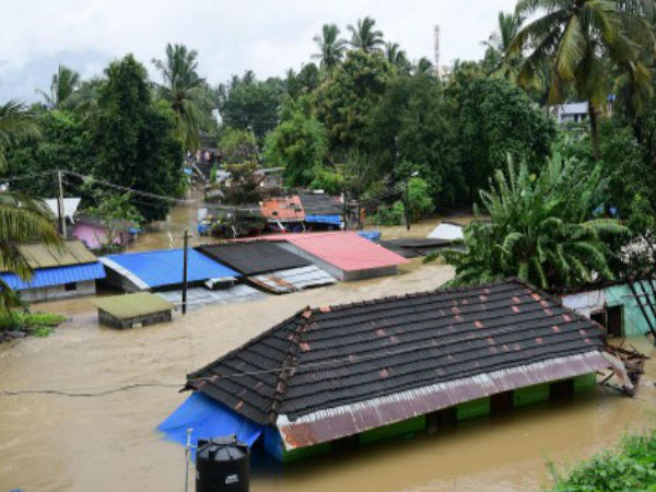  33 बांधों को खोलना पड़ा