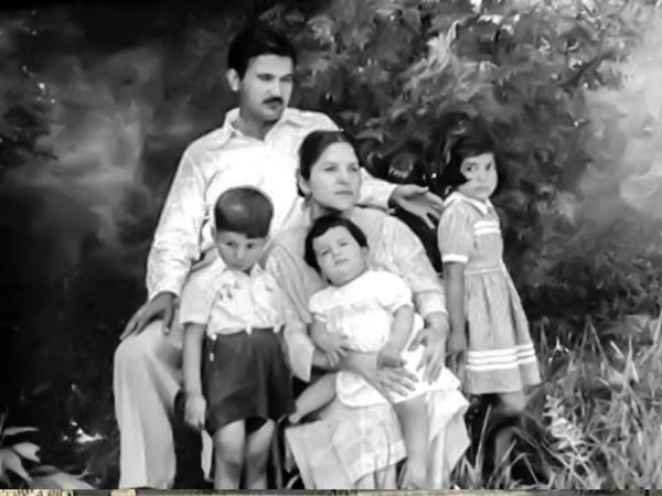 Pakistans new Prime Minister Imran Khans mothers house is in a shambles