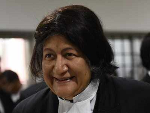 कौन हैं इंदिरा बनर्जी