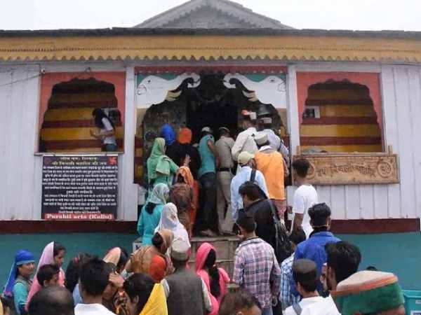 देवराज इंद्र करते है आदेश का पालन देवराज इंद्र करते है आदेश का पालन