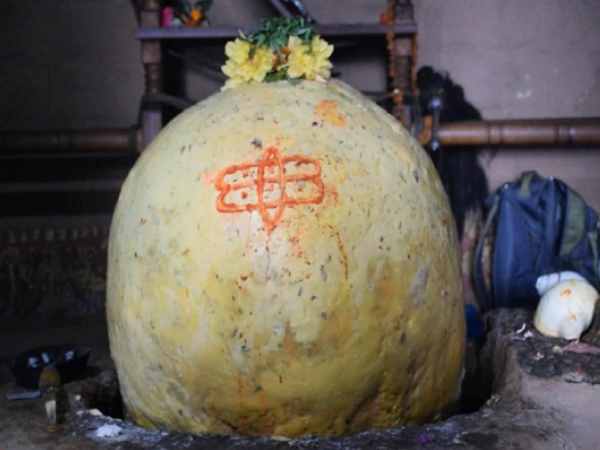 हर 12 साल में गिरती है बिजली हर 12 साल में गिरती है बिजली