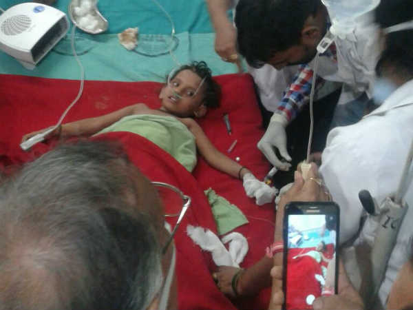 पूरी रात जगी रही मां, बच्ची की साहस को सलाम