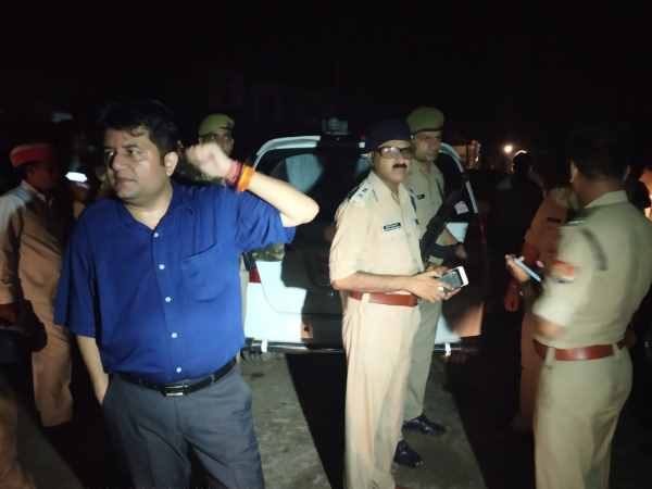 FIR on 300 people in shahjahanpur after communal clash FIR on 300 people in shahjahanpur after communal clash