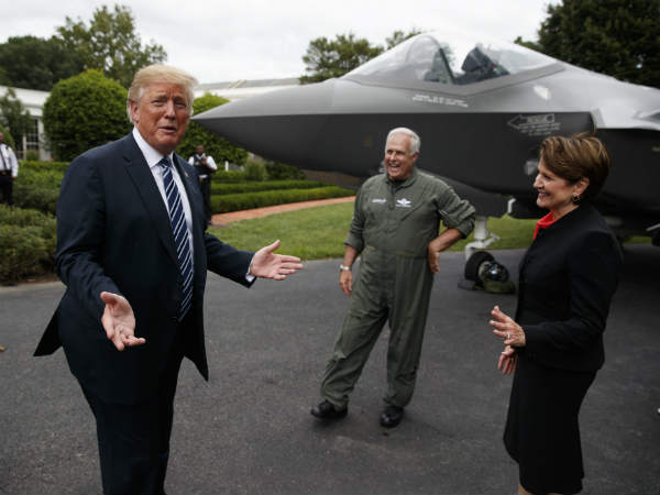 अपनी आंखों से देखा ट्रंप का जातिवादी रवैया 