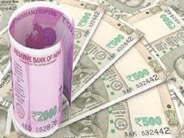 रुपया अमेरिकी डॉलर के मुकाबले 70 पार