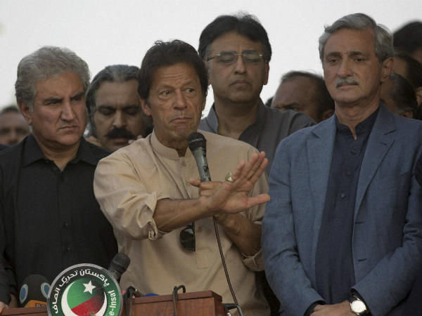 पार्टी के पीएम पद के उम्मीदवार इमरान पार्टी के पीएम पद के उम्मीदवार इमरान