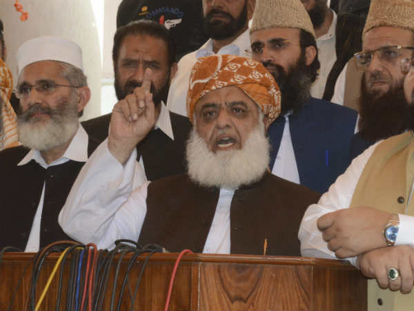 विपक्षी पार्टियां सरकार बनाने की स्थिति में विपक्षी पार्टियां सरकार बनाने की स्थिति में