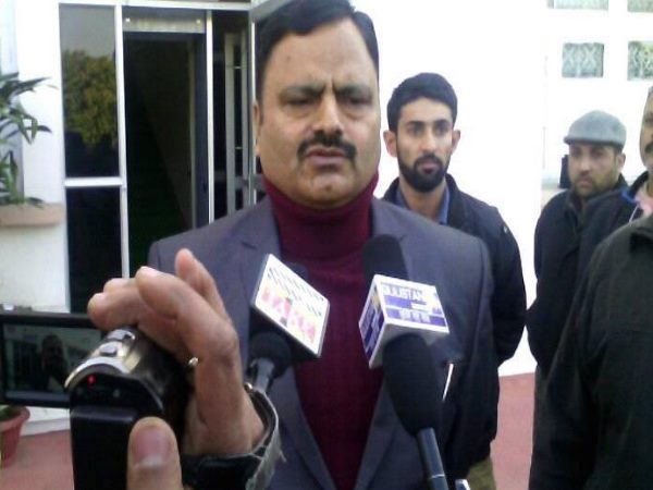 'धारा 370 की वजह से हम देश से जुड़े हैं'