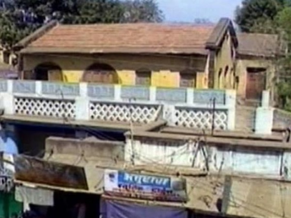 14 करोड़ में हुई बंगले की डील