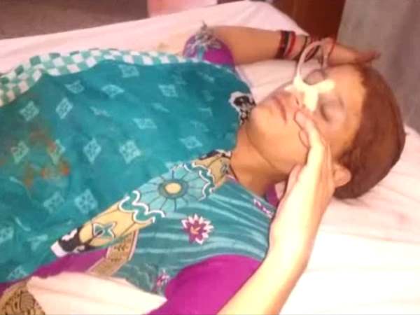 नशे की हालत में पति ने कैंची से अपनी पत्नी की जीभ काटी