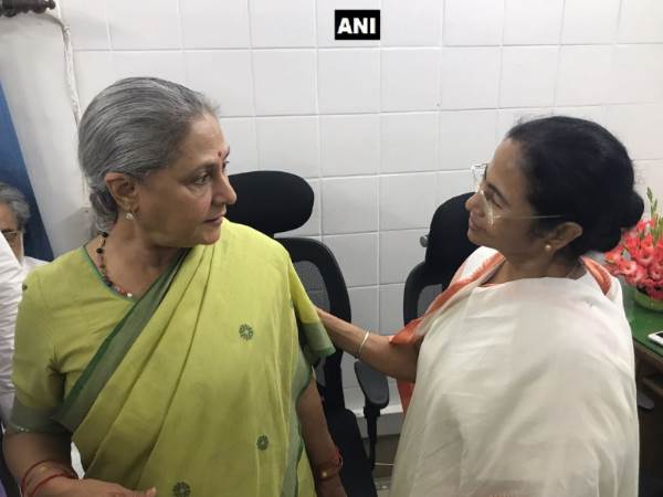 संसद पहुंच कई नेताओं से की मुलाकात