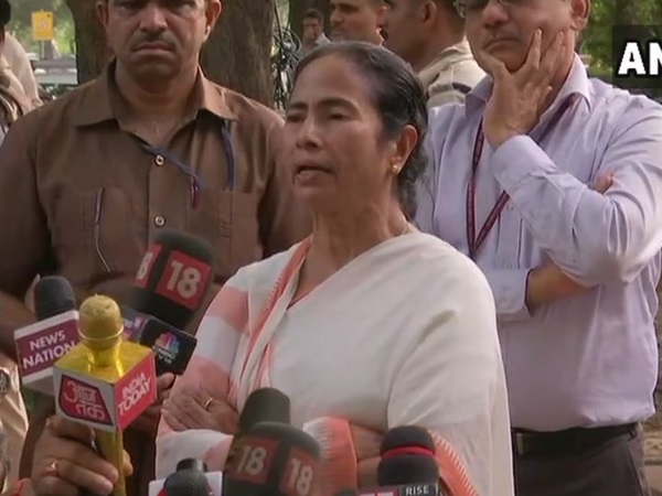 पश्चिम बंगाल में बीजेपी के बढ़ती गतिविधियों से ममता बनर्जी परेशान