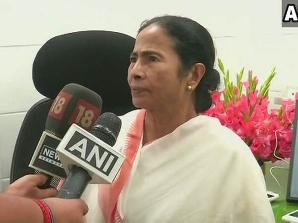 पड़ोसी नाखुश हो तो हमें आवाज उठानी चाहिए: ममता