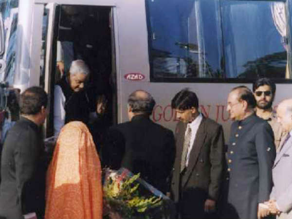 साल 1999 की लाहौर बस सेवा 