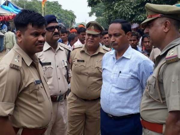 मौके पर पहुंची पुलिस मौके पर पहुंची पुलिस