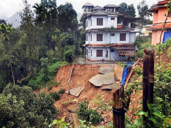 kerala: heavy rain and flood hit several areas of state, 26 dead and thousands affected