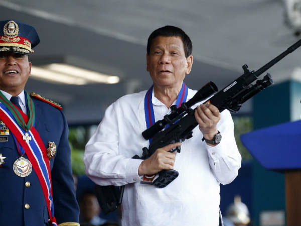 'जरा मेरे सामने चेतावनी देने की कोशिश करें' 