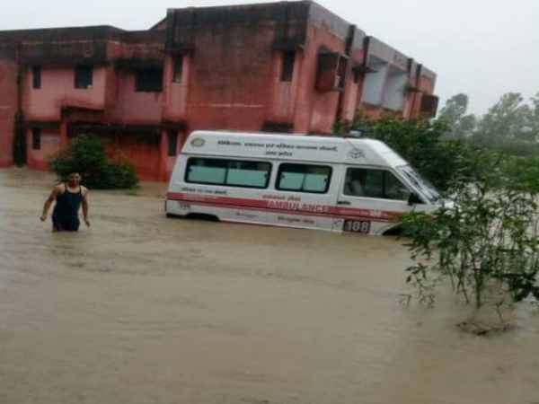 Flood situation in Saharanpur of heavy rains Flood situation in Saharanpur of heavy rains