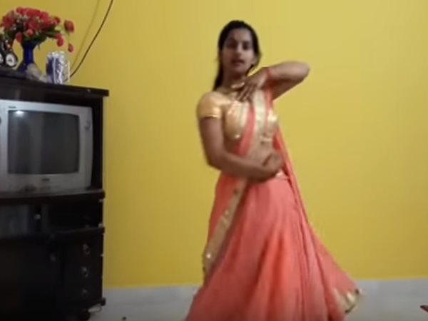 भोजपुरी गानों पर डांस