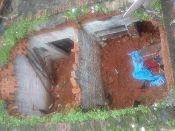 two people and five cow dead due to rain in sultanpur two people and five cow dead due to rain in sultanpur