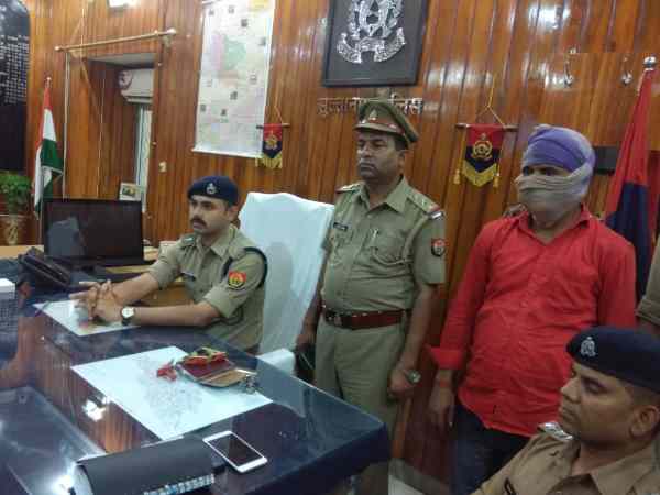 police arrested a man from sultanpur police arrested a man from sultanpur