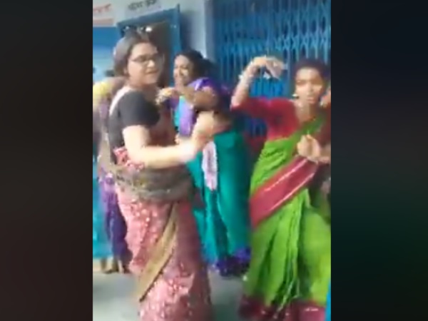 Teachers Dance on badtameez dil song in school, Video Viral Teachers Dance on badtameez dil song in school, Video Viral