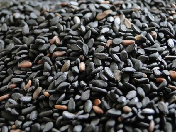 विभिन्न रोगों में सामग्री तथा वस्त्र का रंग इस प्रकार है विभिन्न रोगों में सामग्री तथा वस्त्र का रंग इस प्रकार है