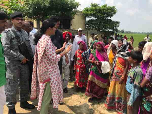 फूड प्वाइजनिंग के कारण छात्रा की मौत, बेसिक शिक्षाधिकारी समेत तीन पर मुकदमा दर्ज फूड प्वाइजनिंग के कारण छात्रा की मौत, बेसिक शिक्षाधिकारी समेत तीन पर मुकदमा दर्ज