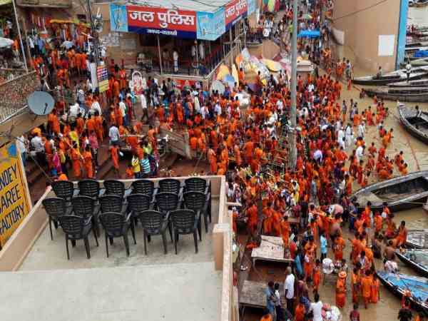 घाटों से लेकर मन्दिर तक बोल बम के लगे नारे घाटों से लेकर मन्दिर तक बोल बम के लगे नारे