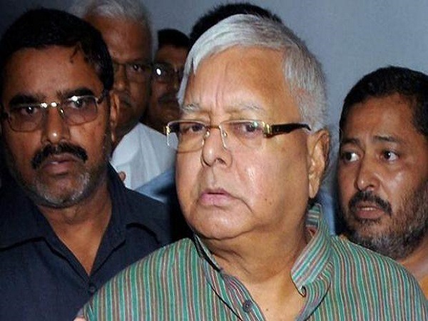 कुत्‍तों के भौंकने से परेशान थे लालू यादव, इसलिए शिफ्ट किया गया वार्ड 