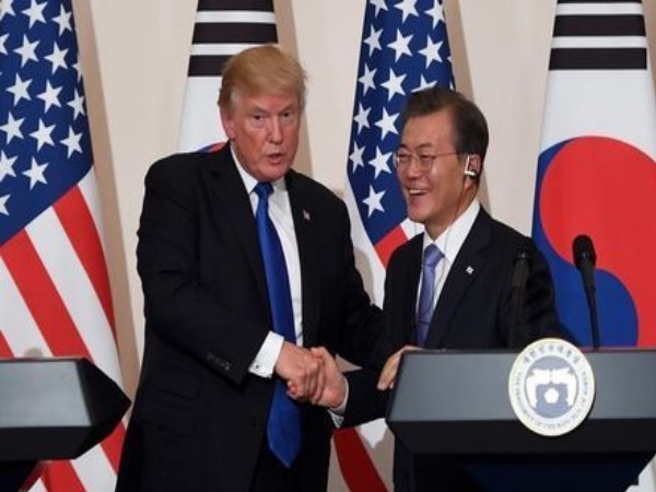 अमेरिका से संपर्क में रहते हैं मून