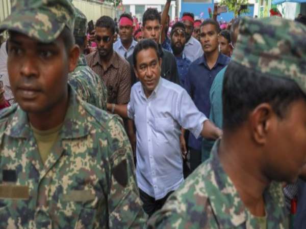 सेना जनता के साथ