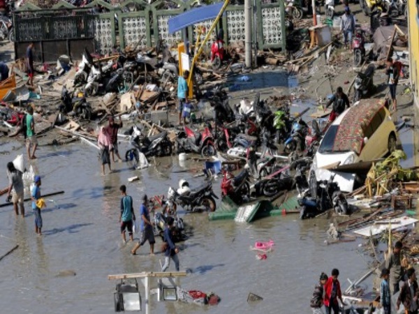 भोजन के लिए कराहते हजारों लोग