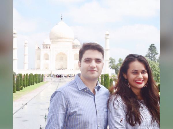 पति संग किया ताज का दीदार