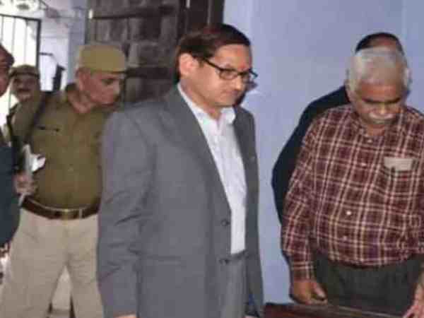 अम्मा कहकर बुलाने लगे थे जिलाधिकारी