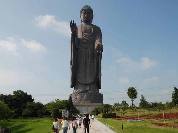 जापान का Ushiku Daibutsu स्टैचू