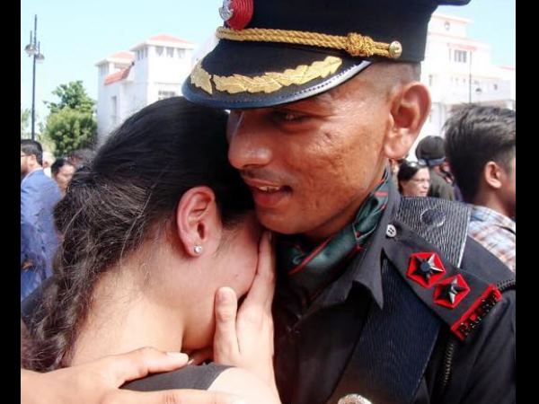 गर्लफ्रेंड को किया प्यार का इजहार