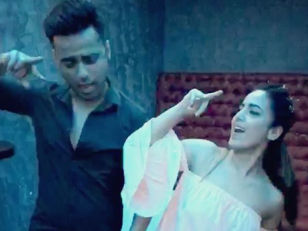 मंगेतर मनीष नागदेव ने दिया साथ