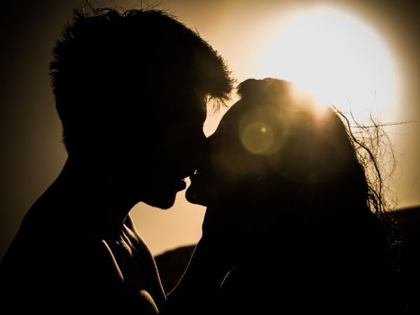 जीवन में शायद ही बोल पाए पति जीवन में शायद ही बोल पाए पति