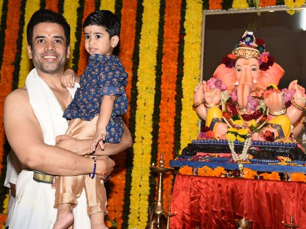 पोते संग जितेंद्र ने की पूजा