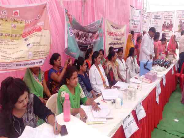 नेता ने लेना चाहा क्रेडिट