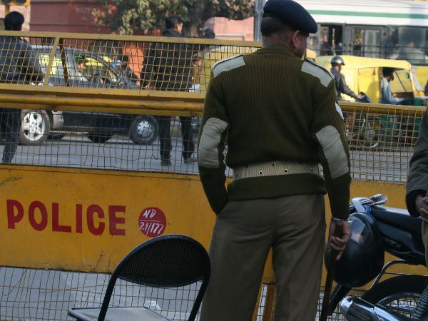 पत्नी पर दर्ज हुआ केस पत्नी पर दर्ज हुआ केस